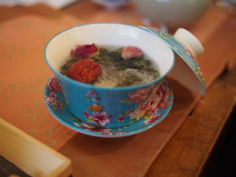 春節でお茶を楽しむ