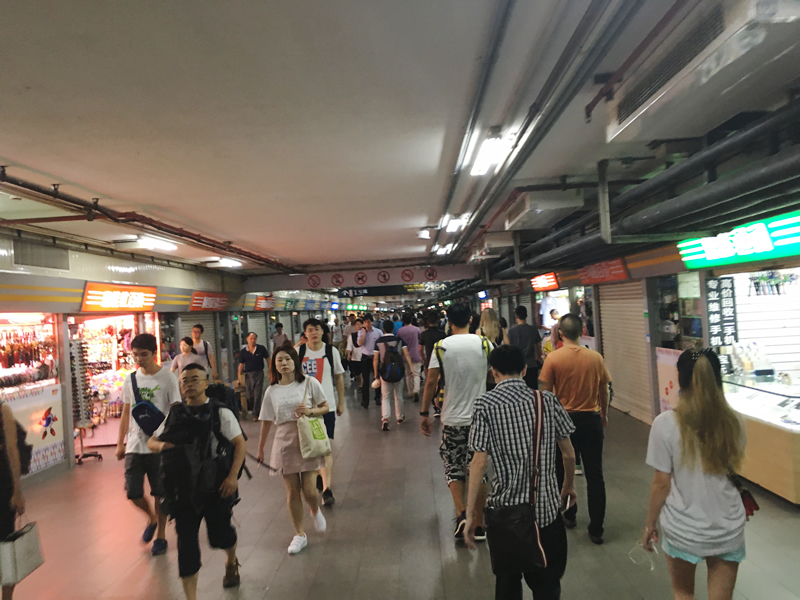 上海火车站（Shànghǎi huǒchē zhàn）の地下通路