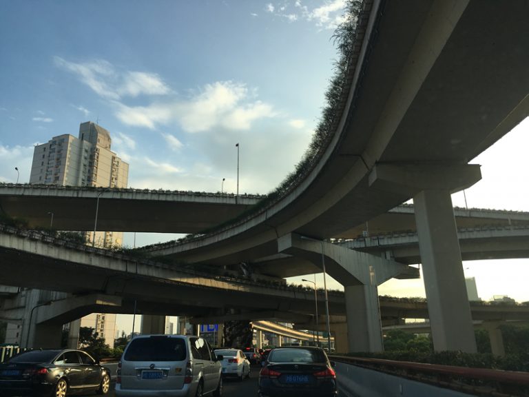 高架（Gāojià）道路